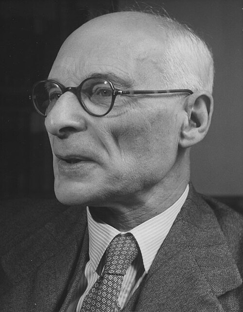 Carr-Saunders, Alexander